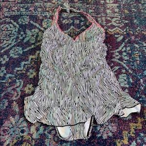 Sz M Kenneth Cole Reaction Animal Print Swim Suit